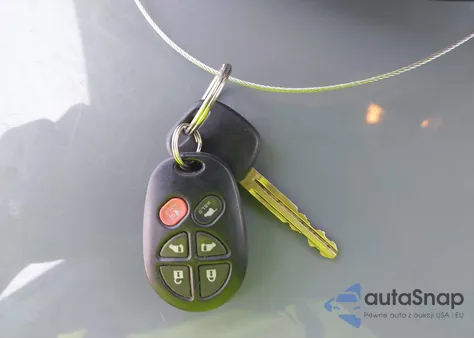 2018 Toyota Sienna Le 8 Passenger из США, поврежденный, VIN 5TDKZ3DC0JS906393